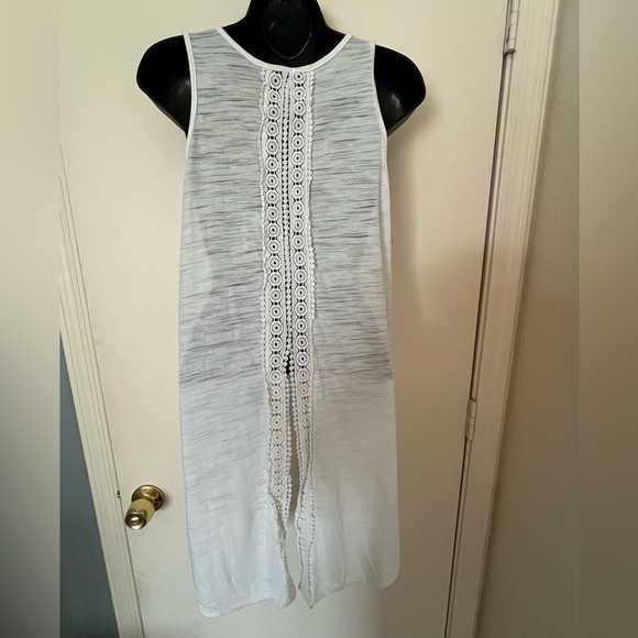 Torrid White Tank - Picture 2 of 3